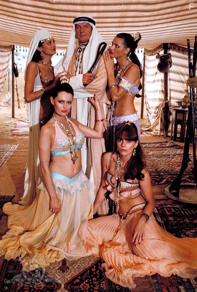 Roger Moore, Jill Goodall, Anika Pavel, Dawn Rodrigues, and Felicity York in Шпион, который меня любил (1977)
