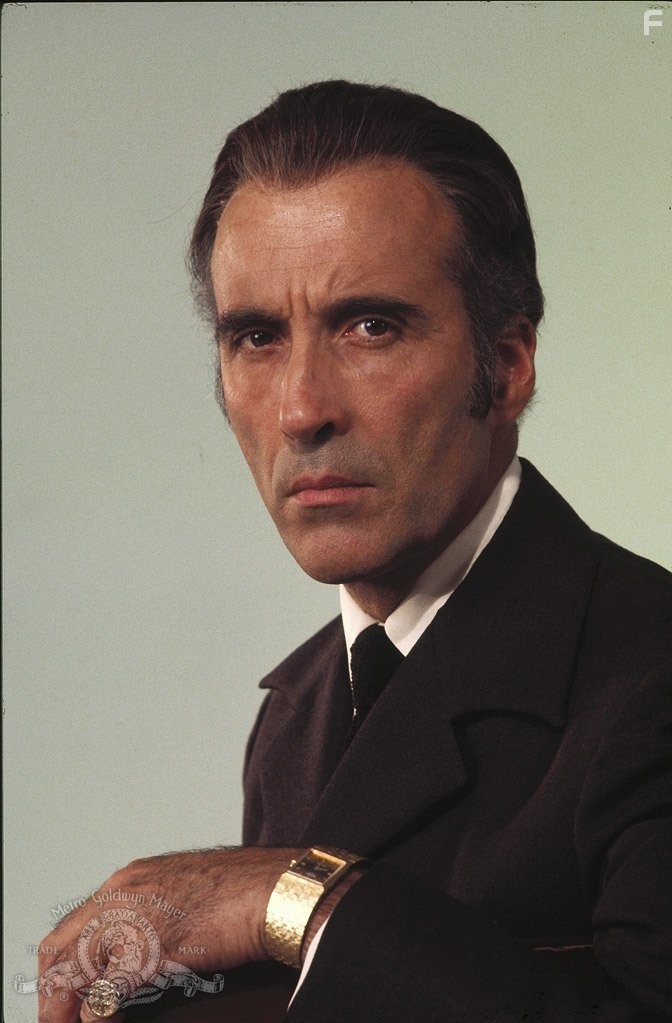 Christopher Lee in Чeловек с золотым пистолетом (1974)