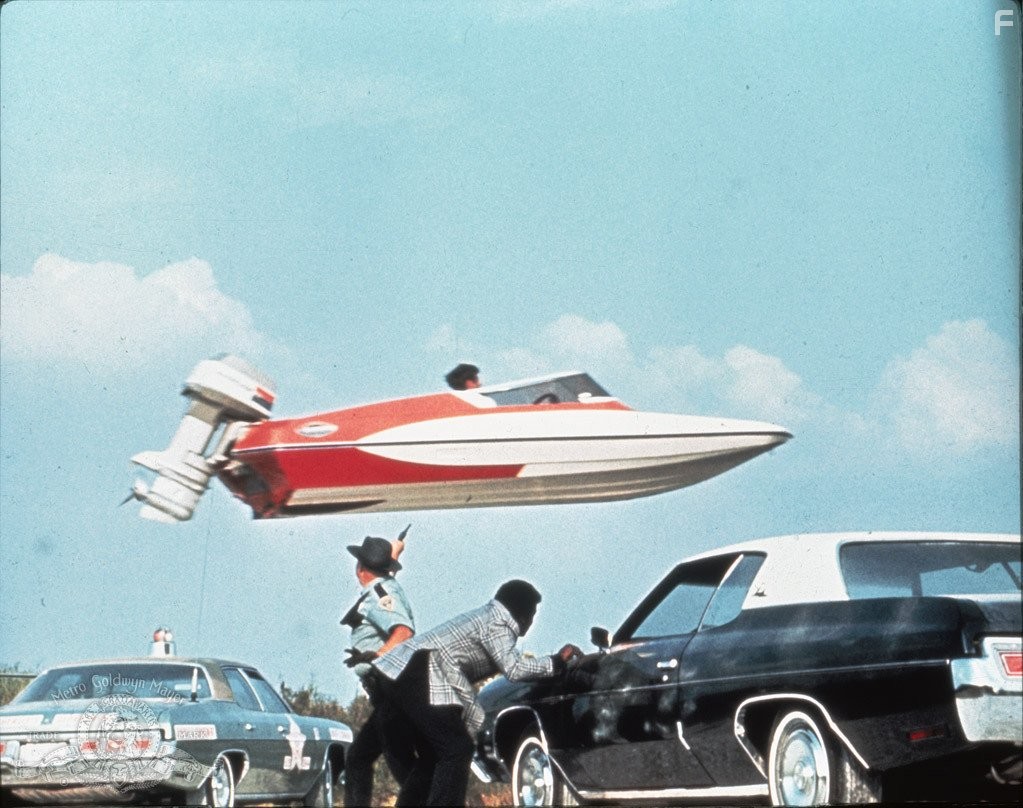 Живи и дай умереть (1973)