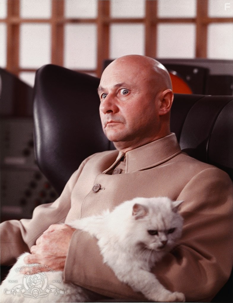 Donald Pleasence in Живешь только дважды (1967)