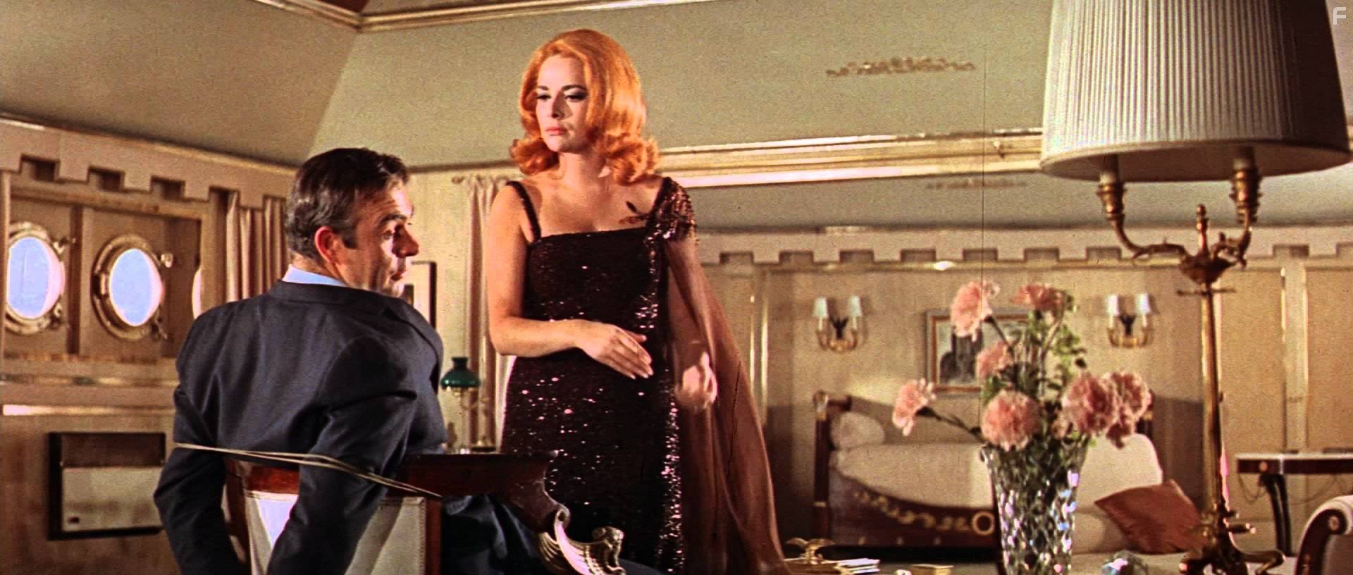 Sean Connery and Karin Dor in Живешь только дважды (1967)