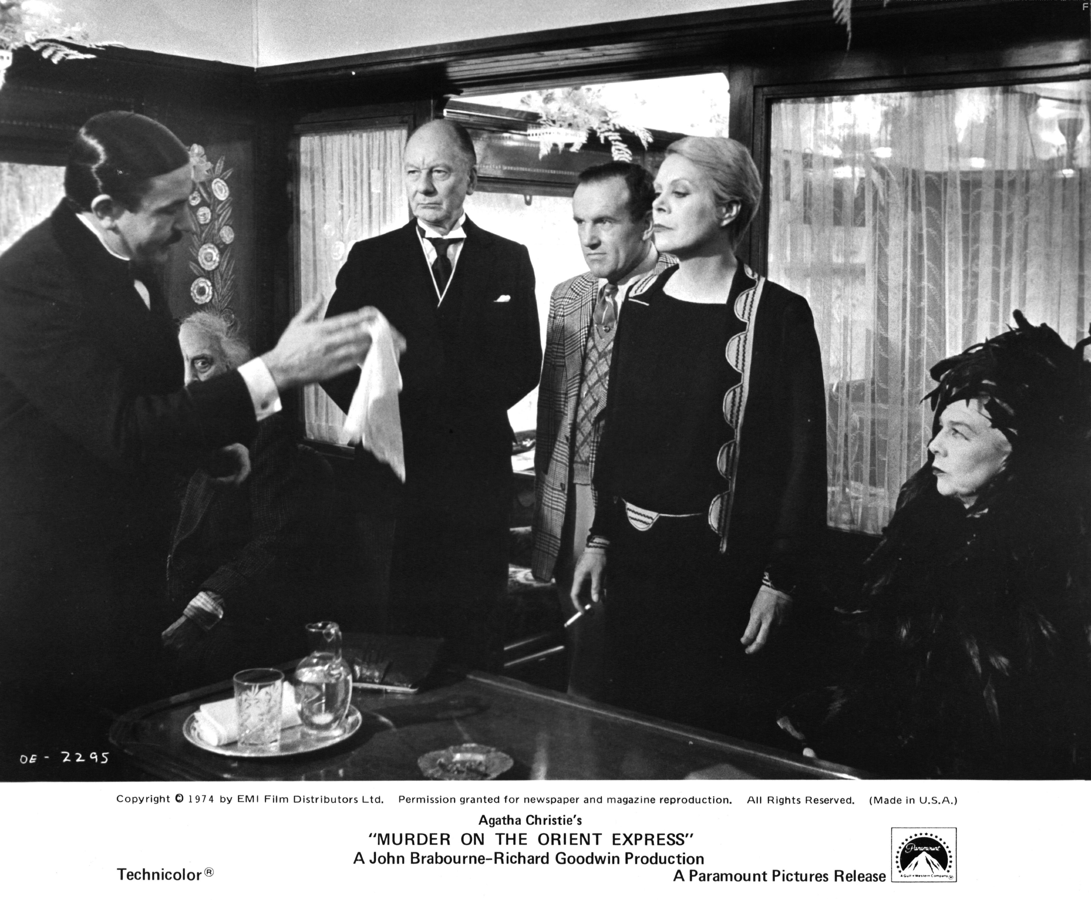 John Gielgud, Albert Finney, Colin Blakely, Wendy Hiller, and Rachel Roberts in Убийство в Восточном экспрессе (1974)