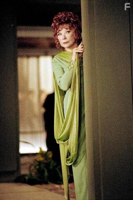 Shirley MacLaine in Колдунья (2005)