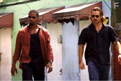 Jamie Foxx and Colin Farrell in Полиция Майами. Отдел нравов (2006)