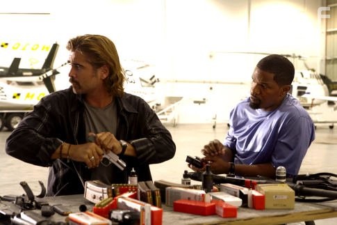 Jamie Foxx and Colin Farrell in Полиция Майами. Отдел нравов (2006)
