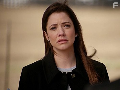 Julie Gonzalo in Даллас (2012)