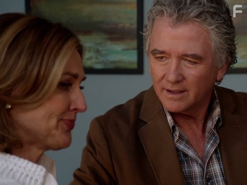 Patrick Duffy and Brenda Strong in Даллас (2012)