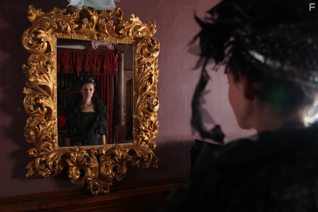 Grimm's Snow White (2012)