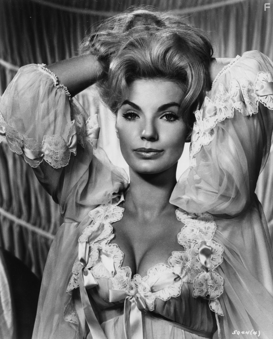 Эскадрилья 633