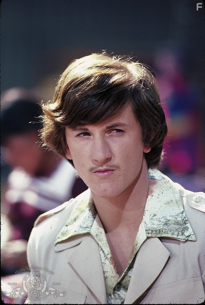 Sean Penn in Агенты Сокол и Снеговик (1985)