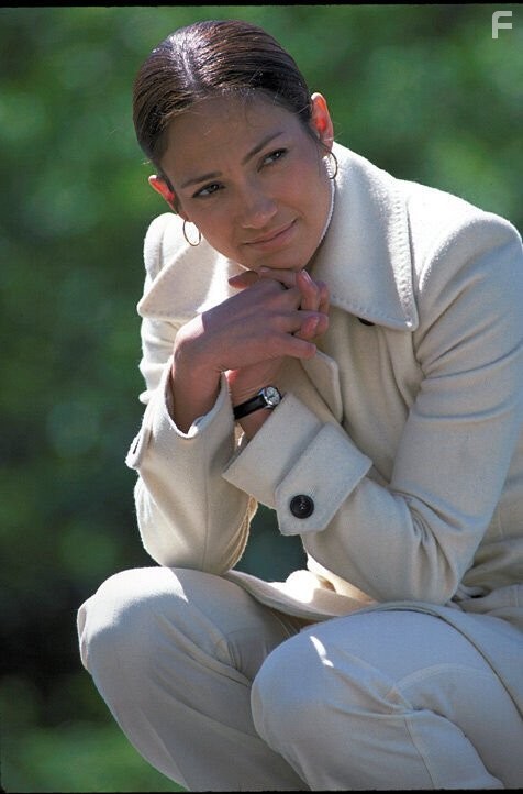Jennifer Lopez in Госпожа горничная (2002)