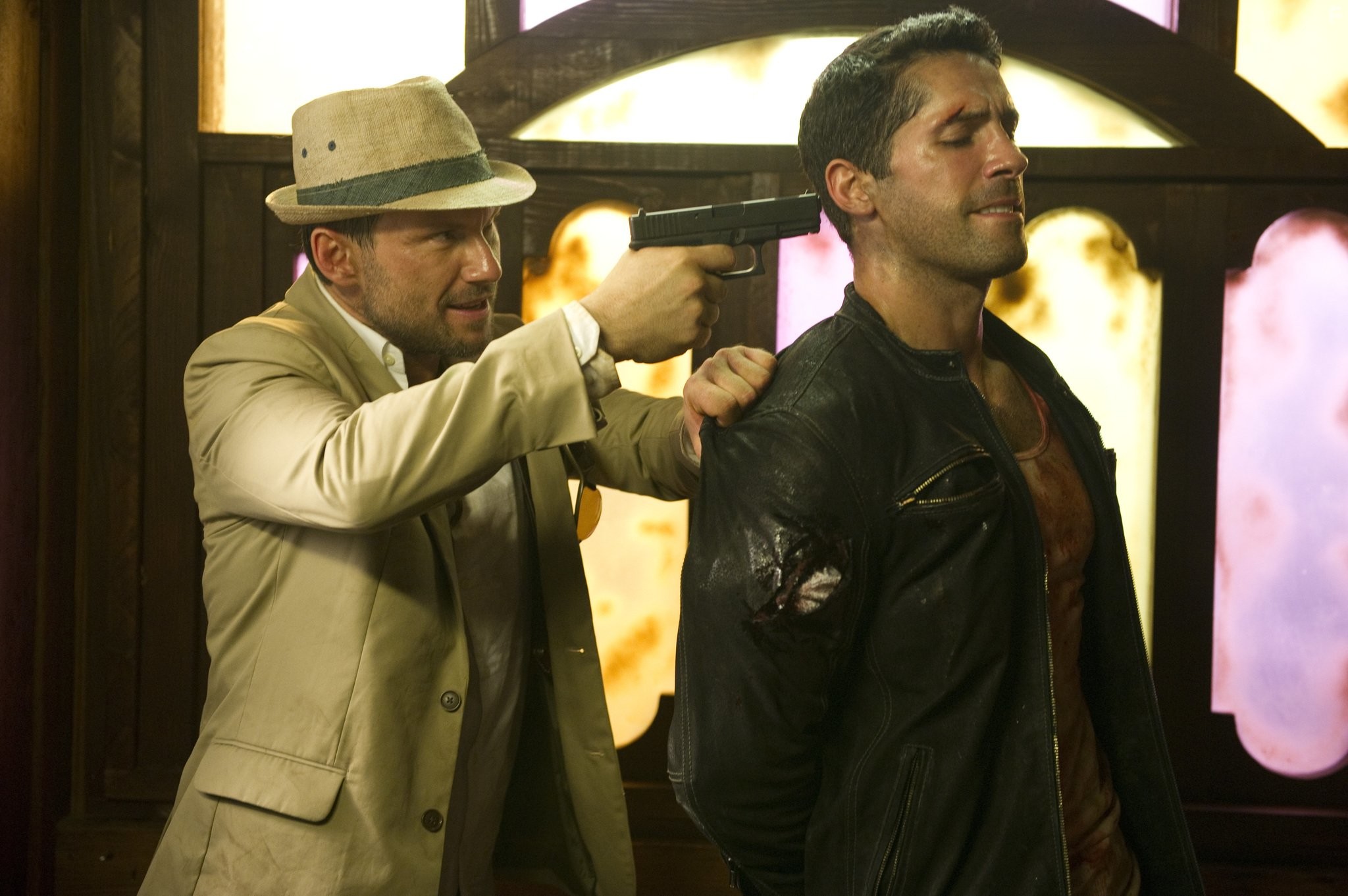 Christian Slater and Scott Adkins in Гринго (2012)