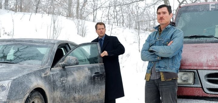 Billy Crudup and Greg Kinnear in Тонкий лед (2011)