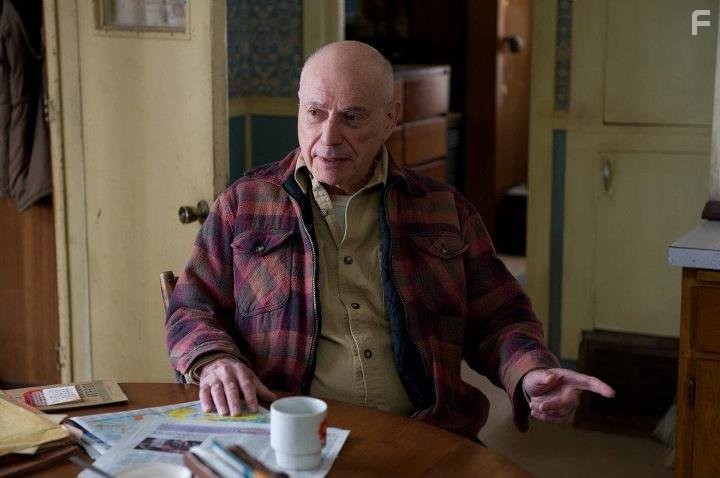 Alan Arkin in Тонкий лед (2011)