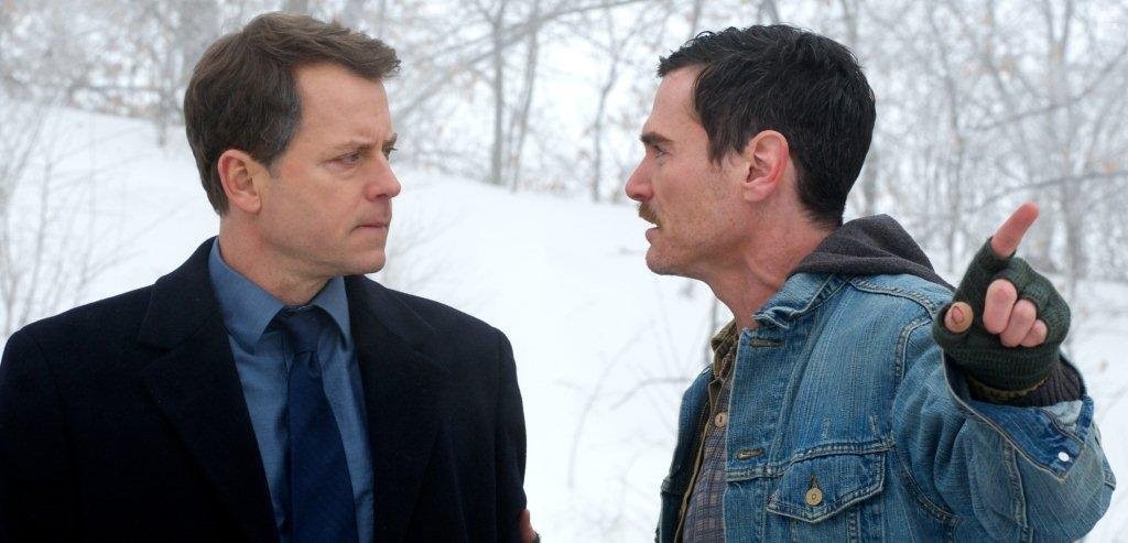 Billy Crudup and Greg Kinnear in Тонкий лед (2011)