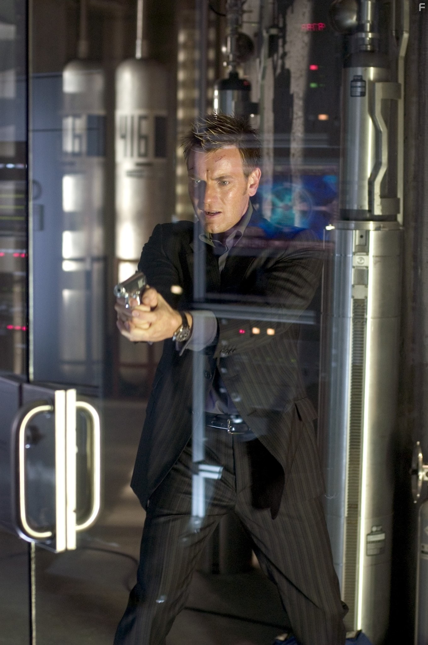 Ewan McGregor in Остров (2005)