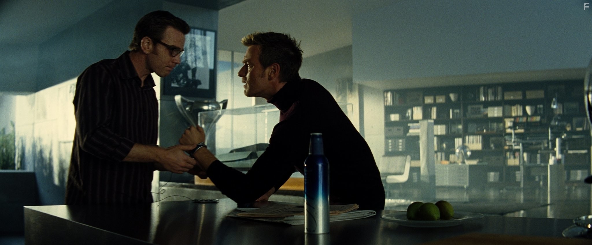 Ewan McGregor in Остров (2005)