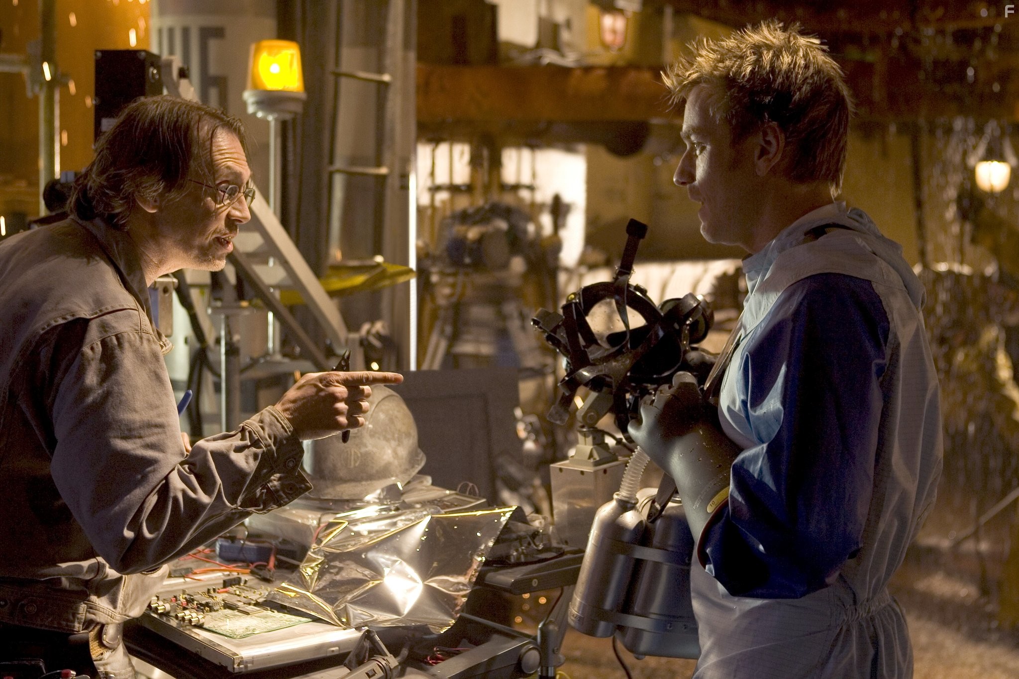 Steve Buscemi and Ewan McGregor in Остров (2005)