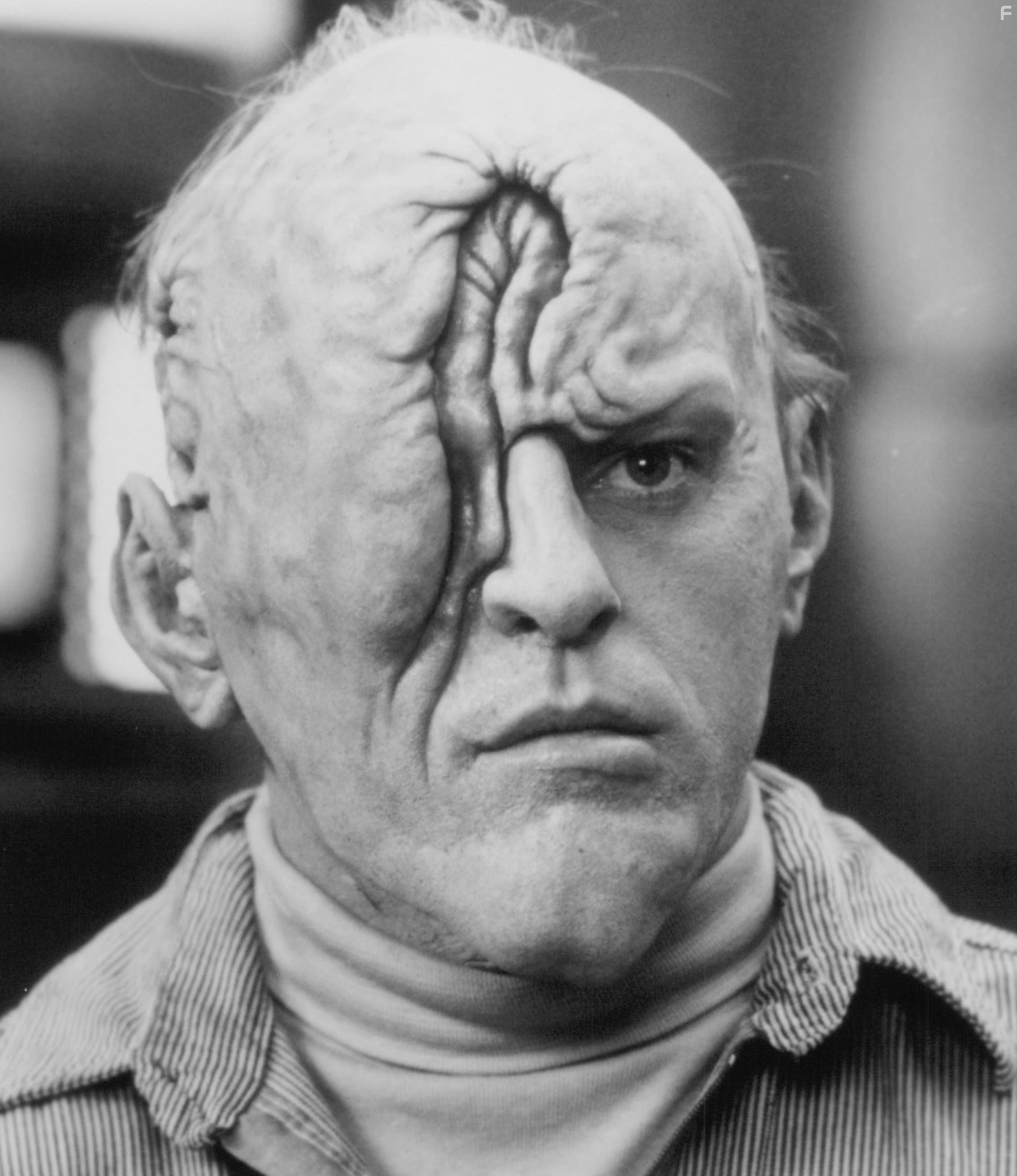 Dean Norris in Вспомнить всё (1990)