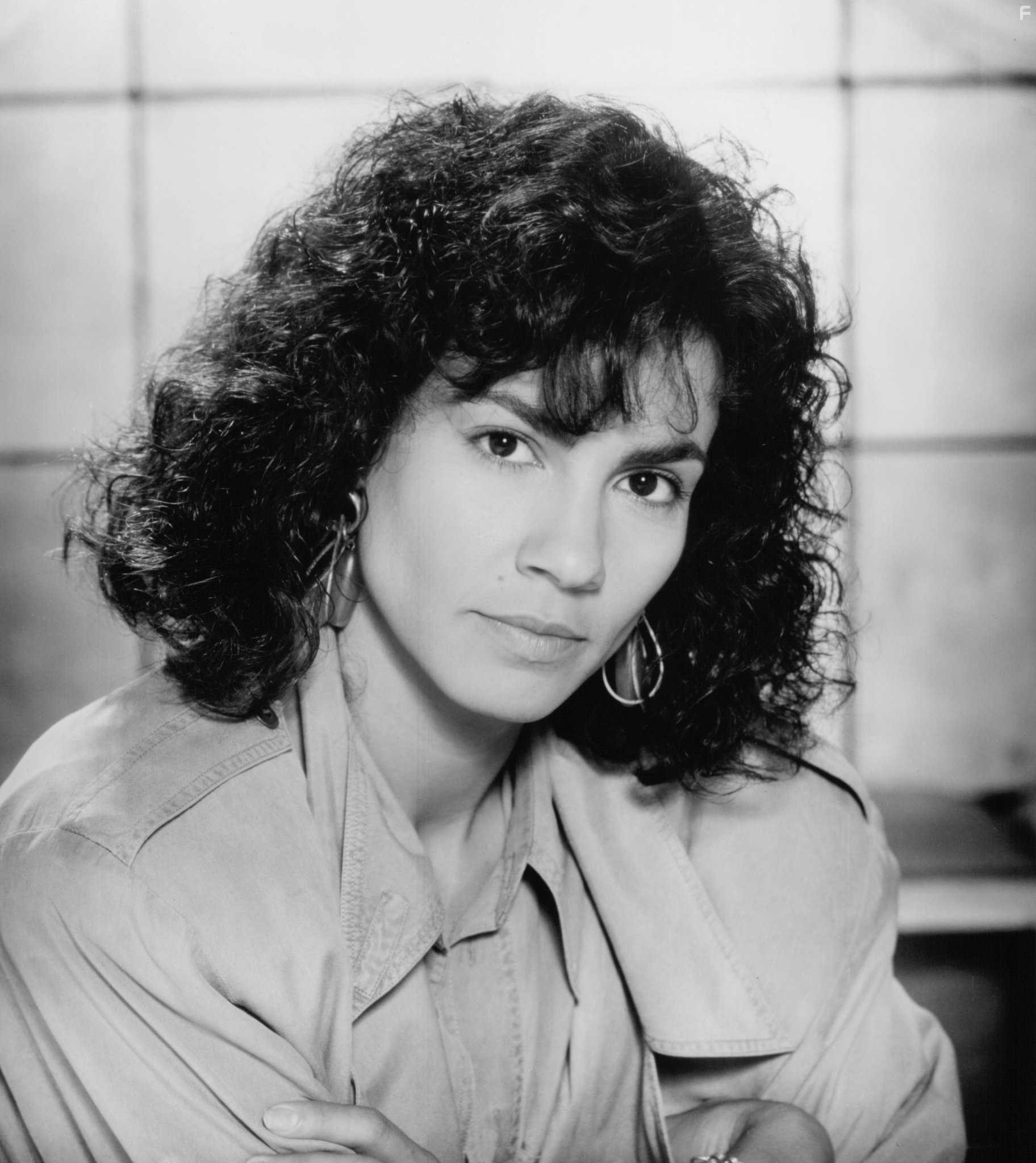 Rachel Ticotin in Вспомнить всё (1990)