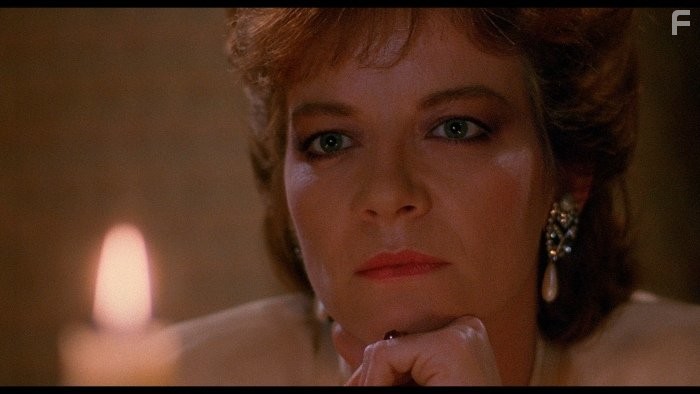 Clare Higgins in Восставший из ада (1987)