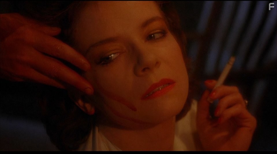 Clare Higgins in Восставший из ада (1987)