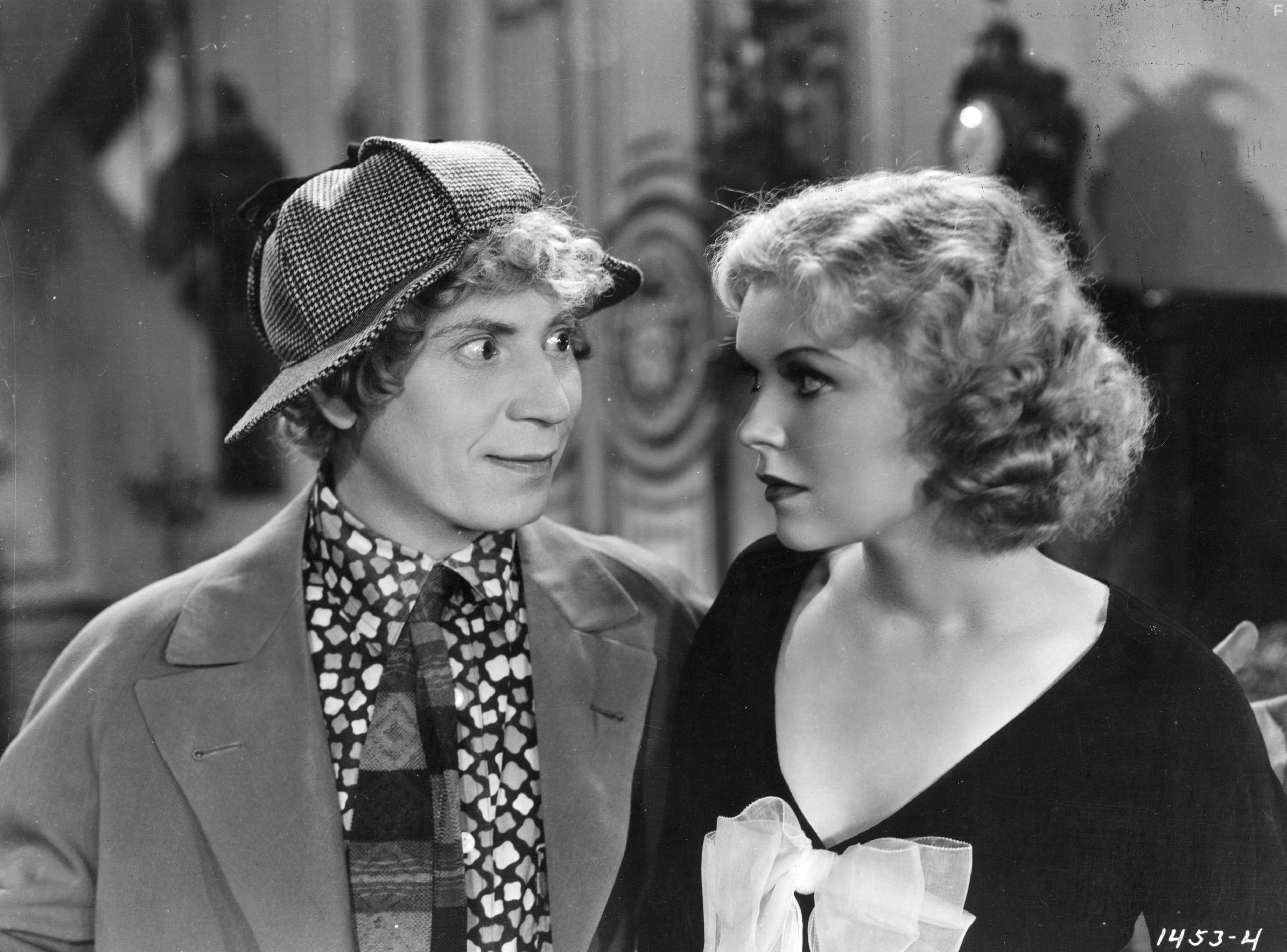 Verna Hillie and Harpo Marx in Утиный суп (1933)