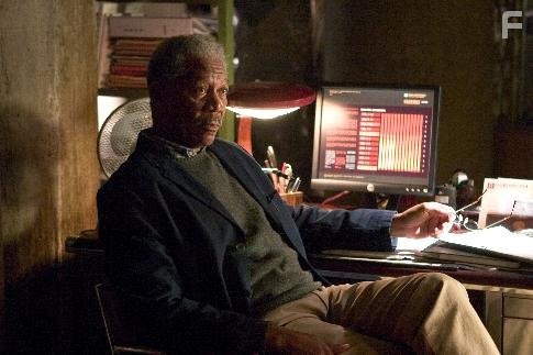 Morgan Freeman in Бэтмен: Начало (2005)