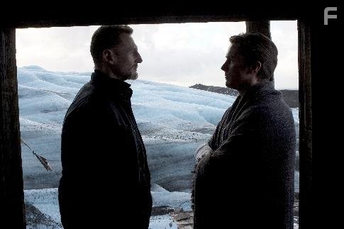 Christian Bale and Liam Neeson in Бэтмен: Начало (2005)