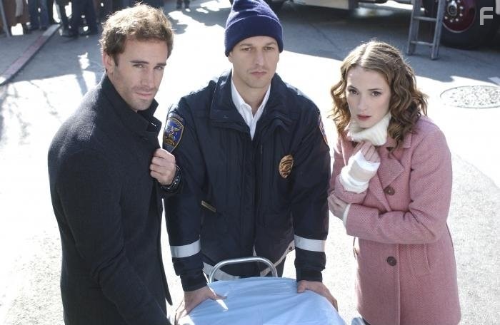 Winona Ryder, Josh Charles, and Joseph Fiennes in Премия Дарвина (2006)