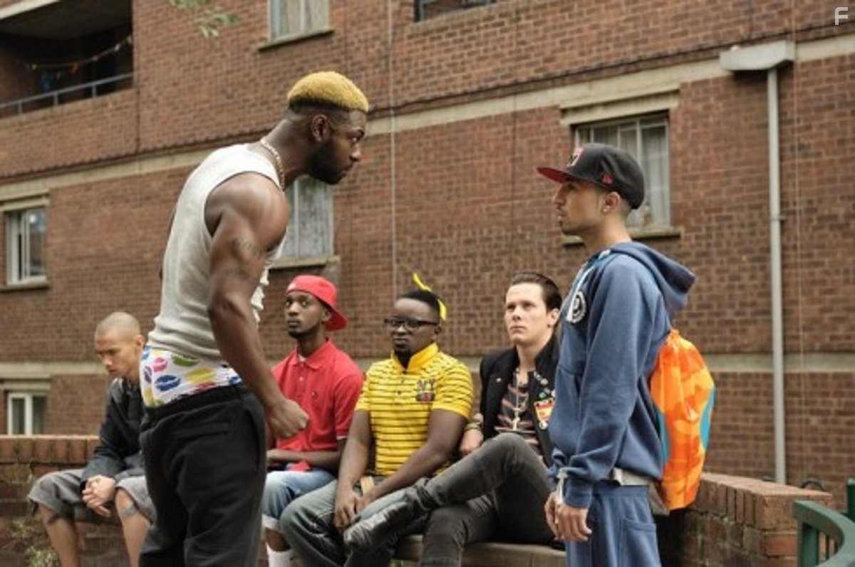 Adam Deacon and Richie Campbell in Как стать крутым (2011)