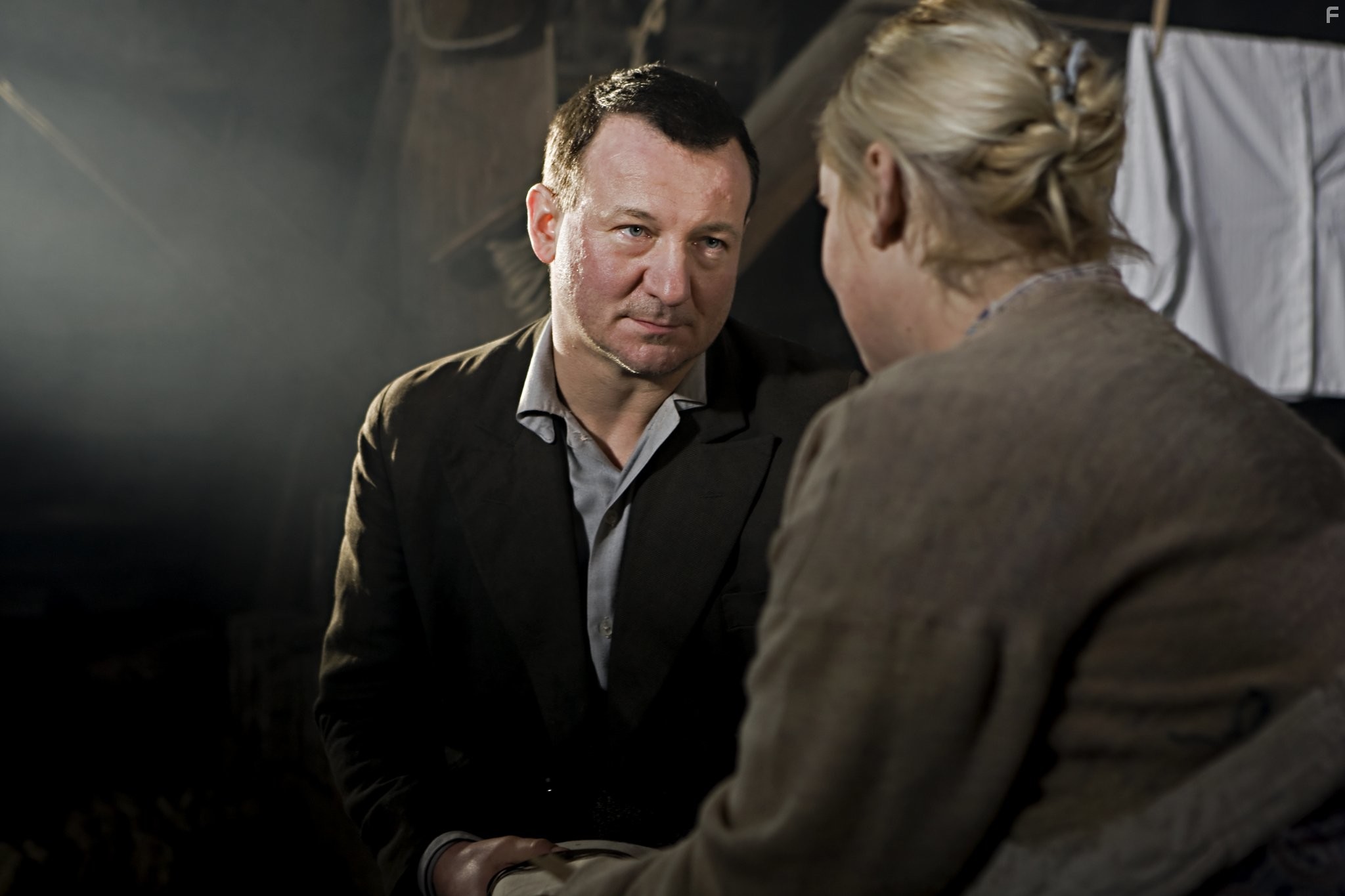 Kinga Preis and Robert Wieckiewicz in В темноте (2011)
