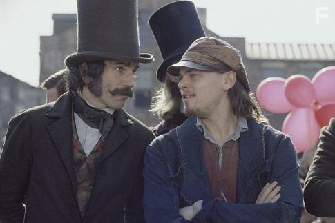 Leonardo DiCaprio and Daniel Day-Lewis in Банды Нью-Йорка (2002)