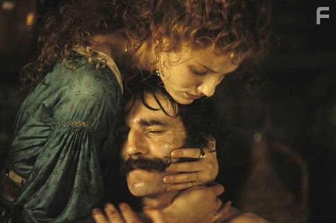 Cameron Diaz and Daniel Day-Lewis in Банды Нью-Йорка (2002)