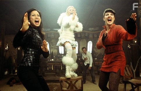 Drew Barrymore, Cameron Diaz, and Lucy Liu in Ангелы Чарли: Только вперёд (2003)
