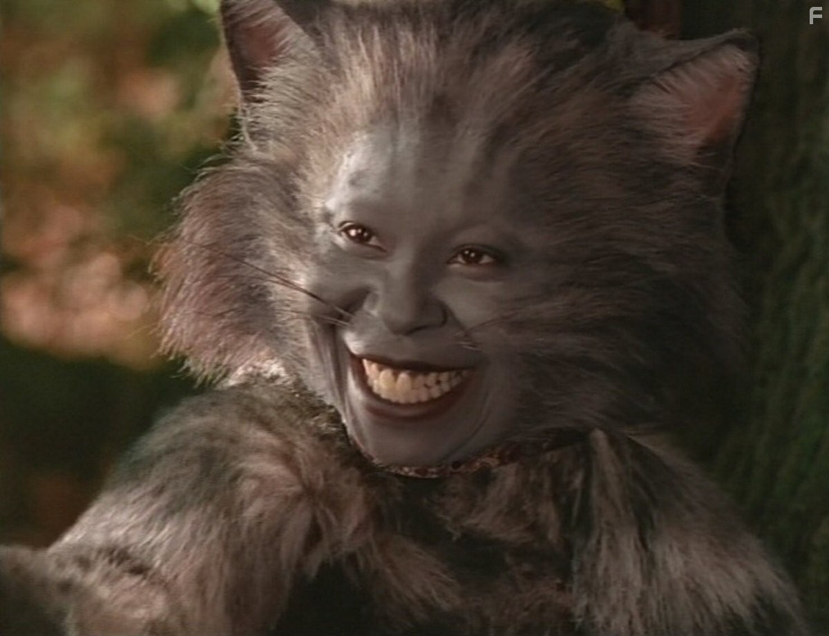 Whoopi Goldberg in Алиса в стране чудес (1999)