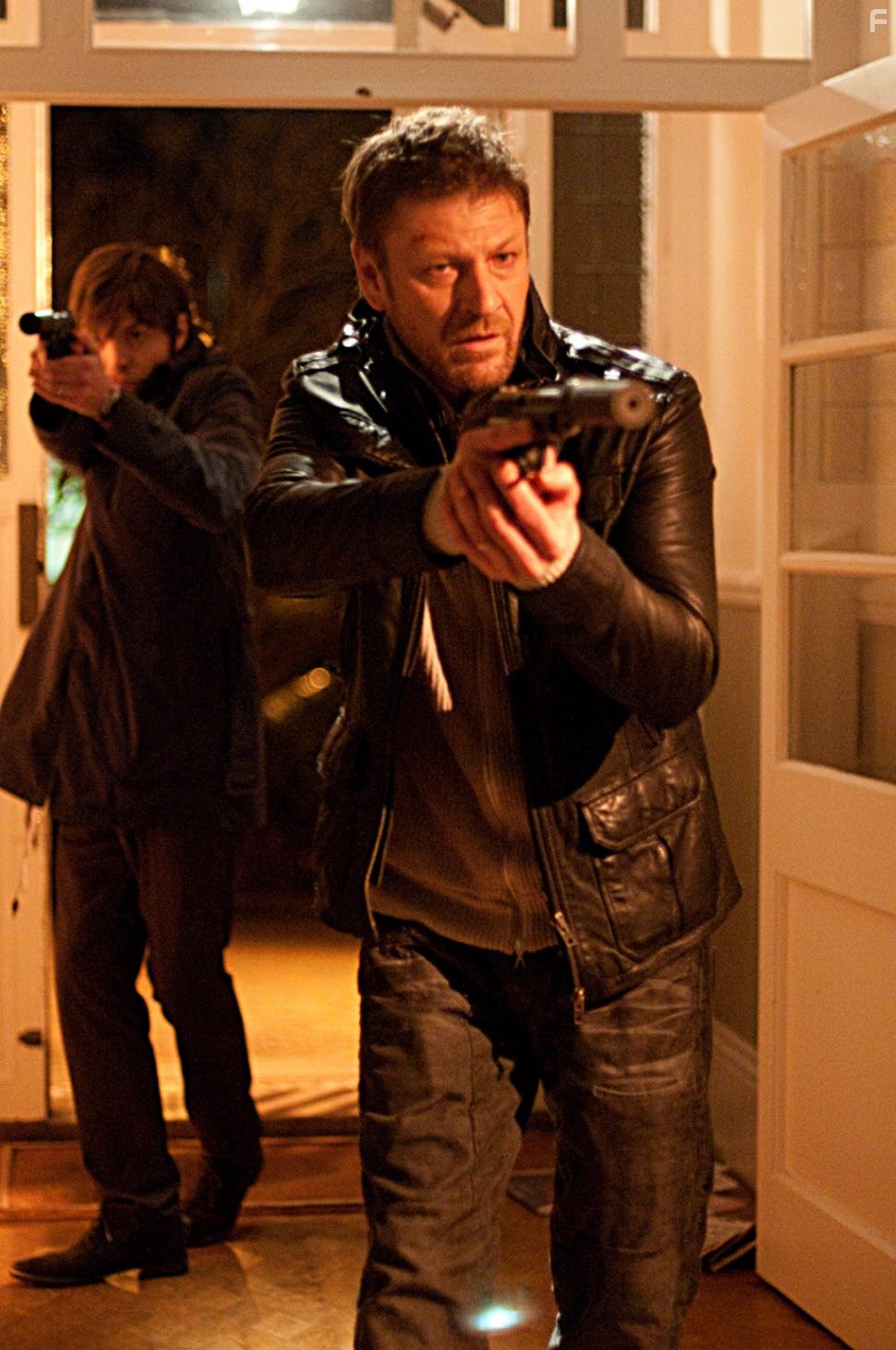 Sean Bean in Чиcтая кожа (2012)