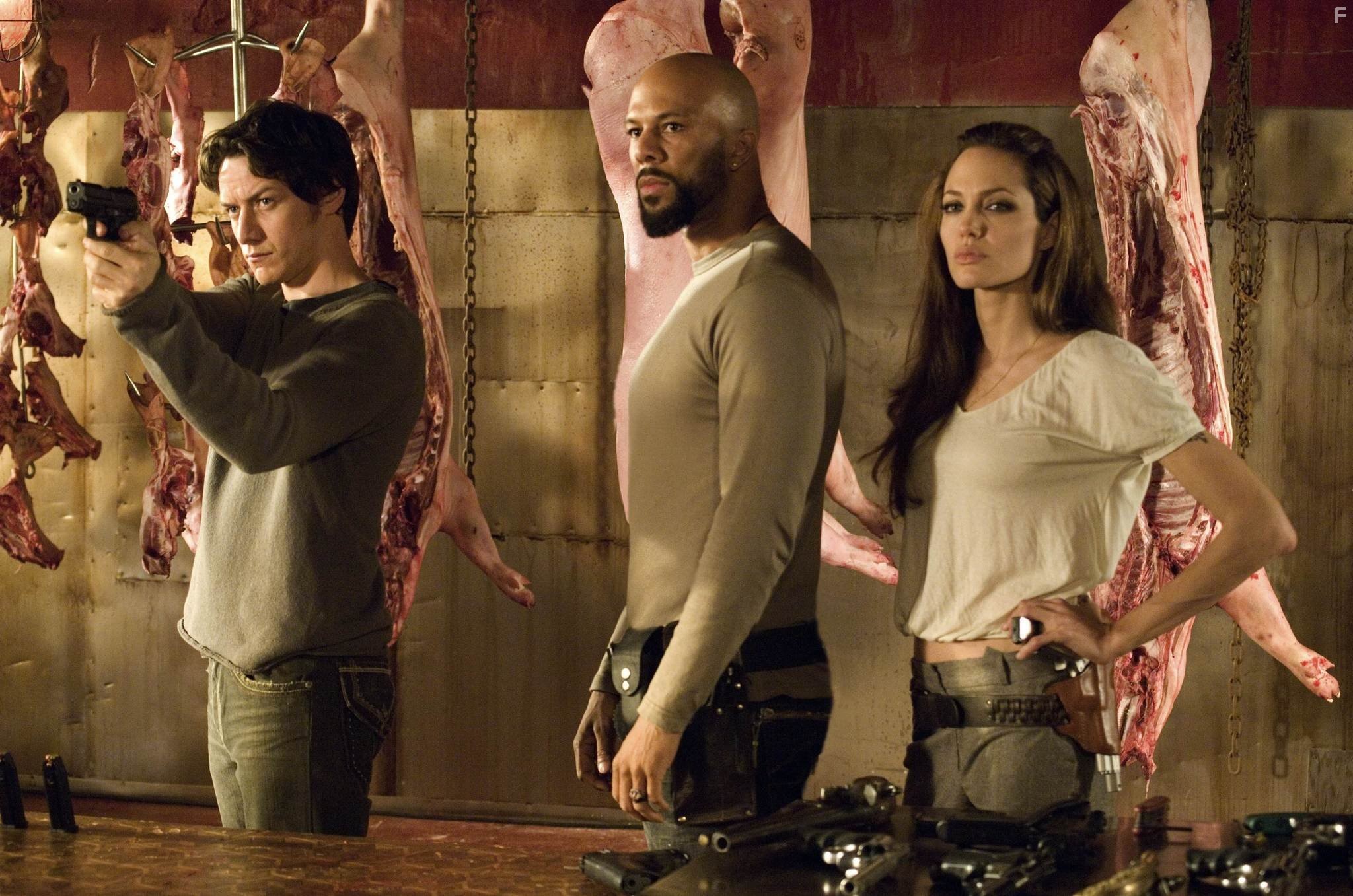 Angelina Jolie, James McAvoy, and Common in Особо опасен (2008)