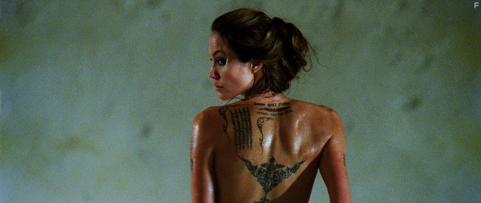 Angelina Jolie in Особо опасен (2008)