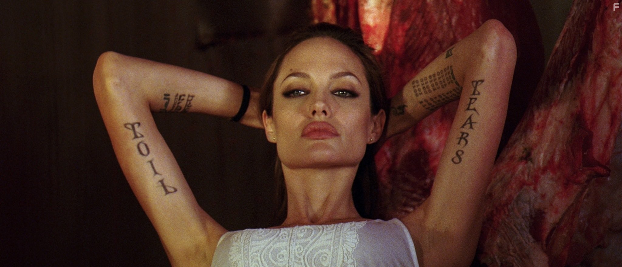 Angelina Jolie in Особо опасен (2008)