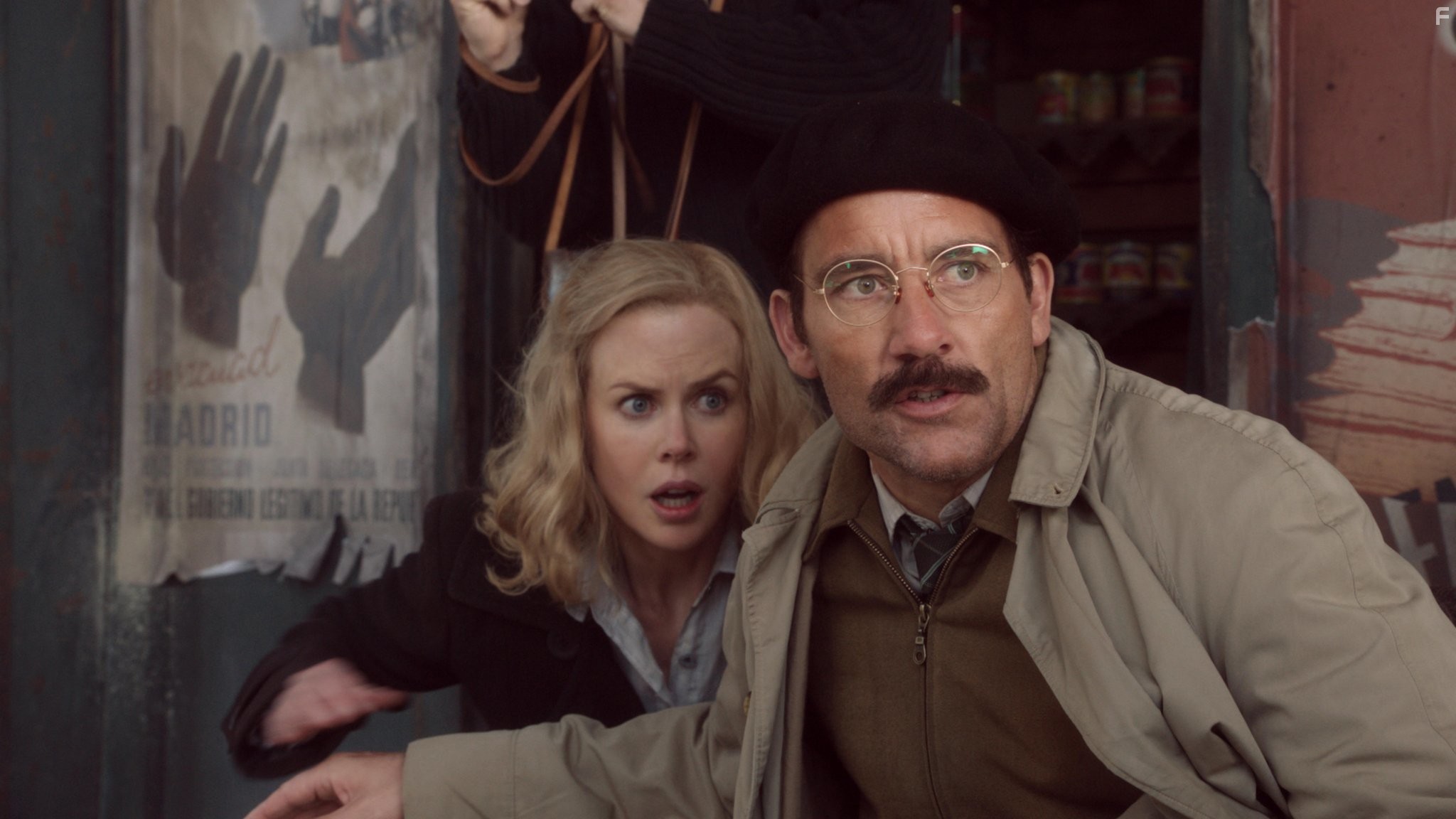 Nicole Kidman and Clive Owen in Хемингуэй и Геллхорн (2012)