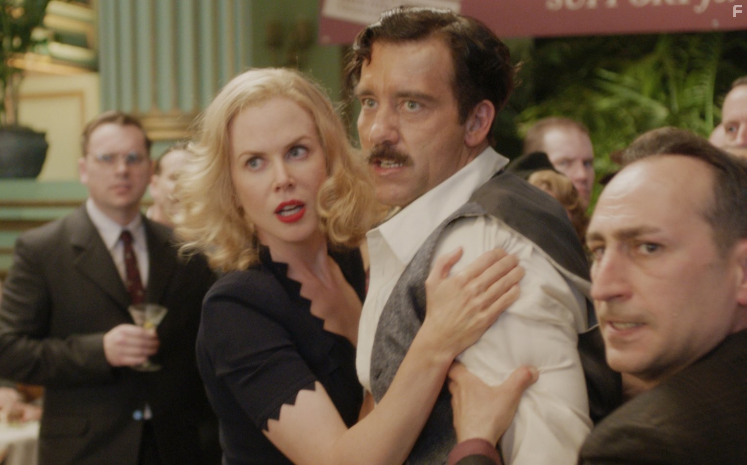 Nicole Kidman and Clive Owen in Хемингуэй и Геллхорн (2012)
