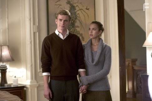 Jessica Alba and Hayden Christensen in Наркоз (2007)