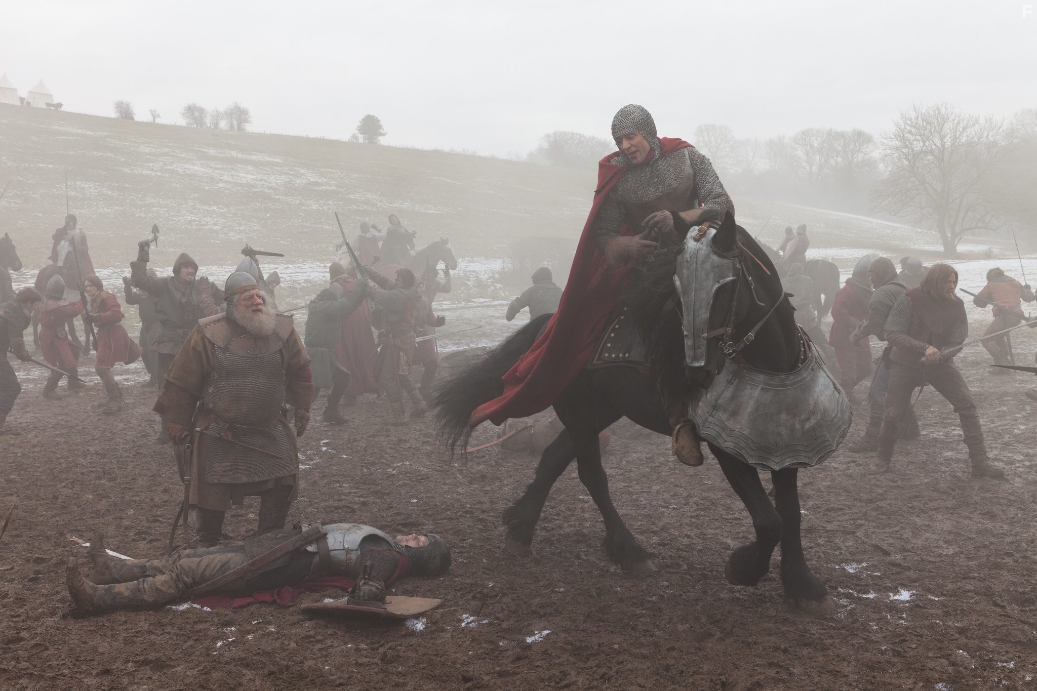 Tom Hiddleston in Пустая корона (2012)