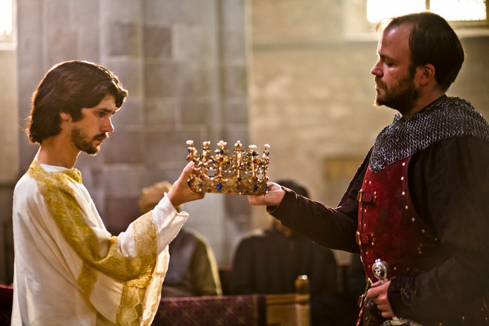 Ben Whishaw and Rory Kinnear in Пустая корона: Richard II (2012)