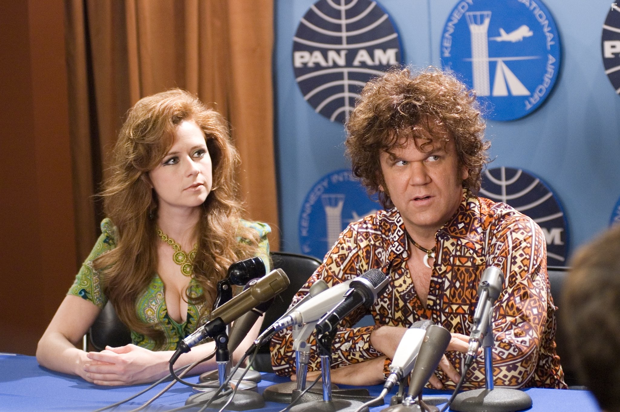 John C. Reilly and Jenna Fischer in Взлеты и падения: История Дьюи Кокса (2007)
