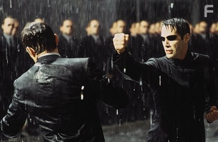 Keanu Reeves and Hugo Weaving in Матрица: Революция (2003)