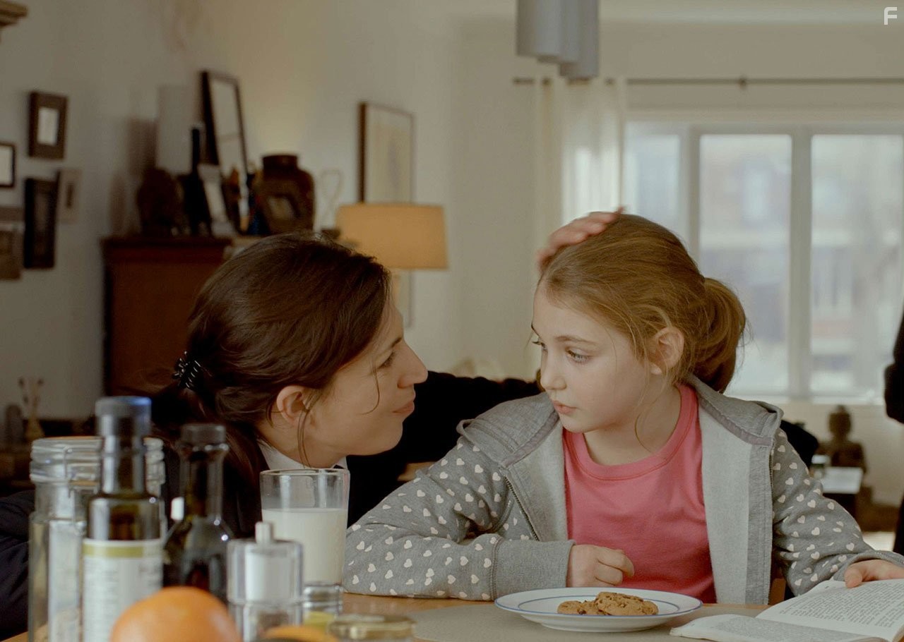 Evelyne de la Cheneli?re and Sophie N?lisse in Господин Лазар (2011)