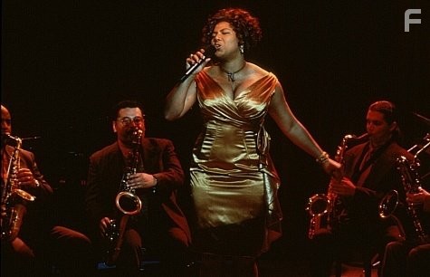 Queen Latifah in На всю катушку (1998)