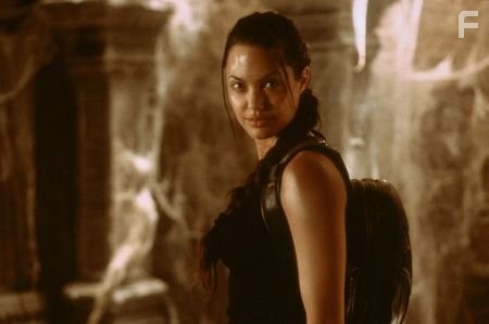 Angelina Jolie in Лара Крофт: Расхитительница гробниц (2001)